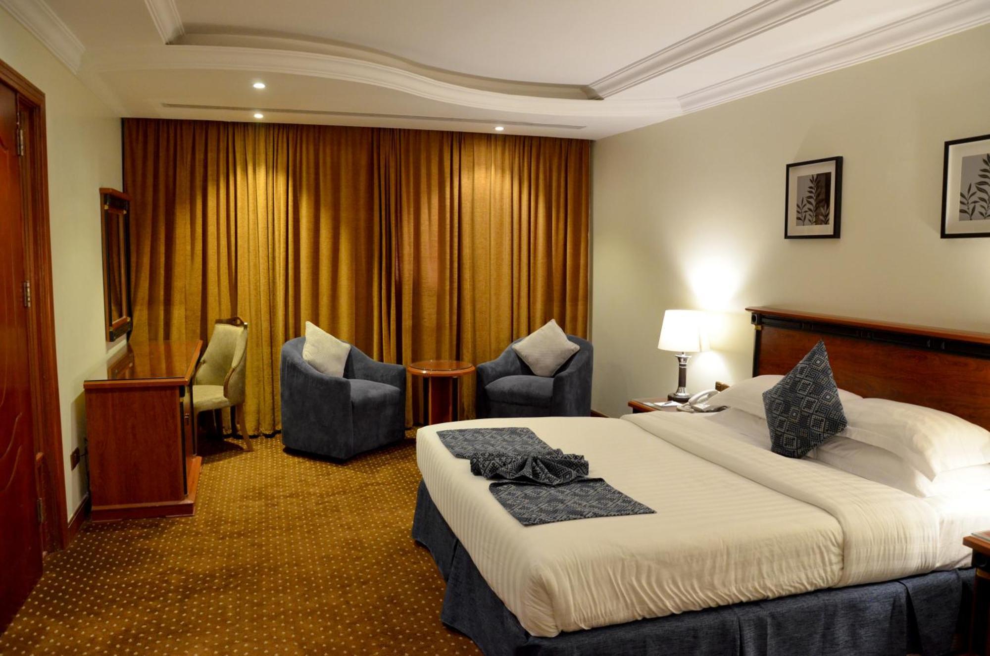Crown Tower Hotel Al Al Jubail Esterno foto