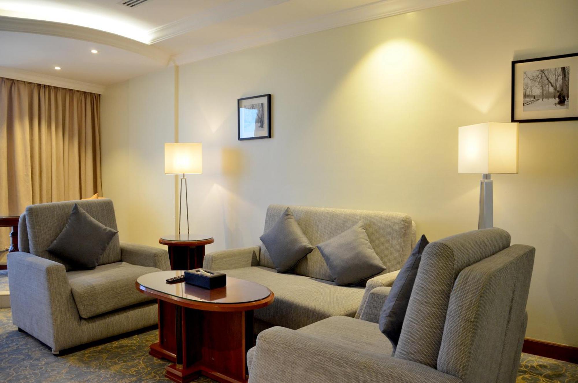 Crown Tower Hotel Al Al Jubail Esterno foto