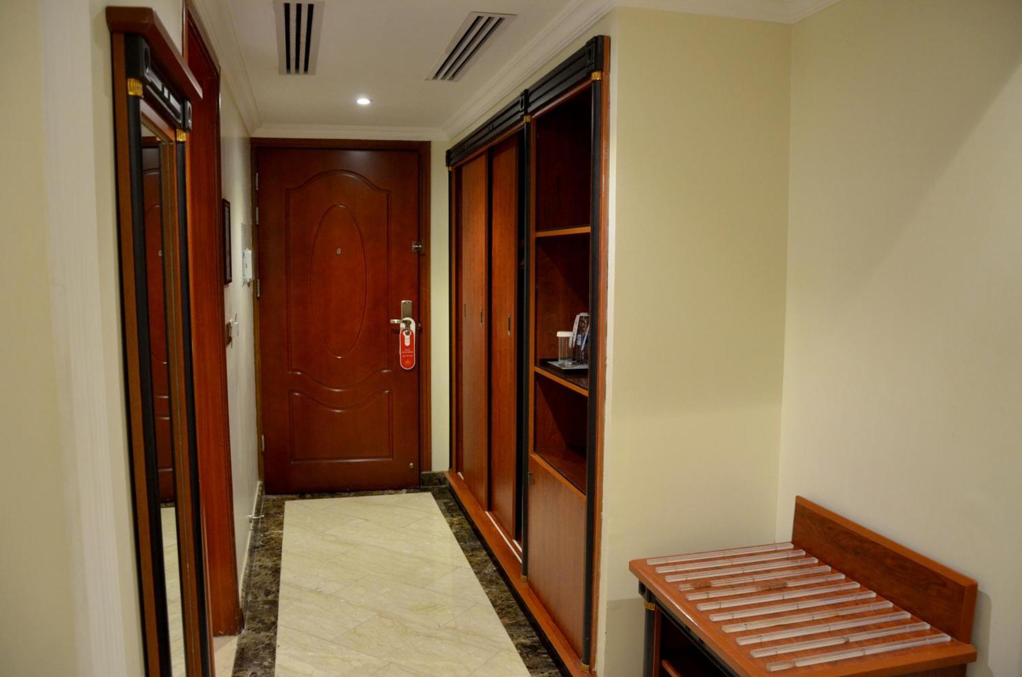Crown Tower Hotel Al Al Jubail Esterno foto