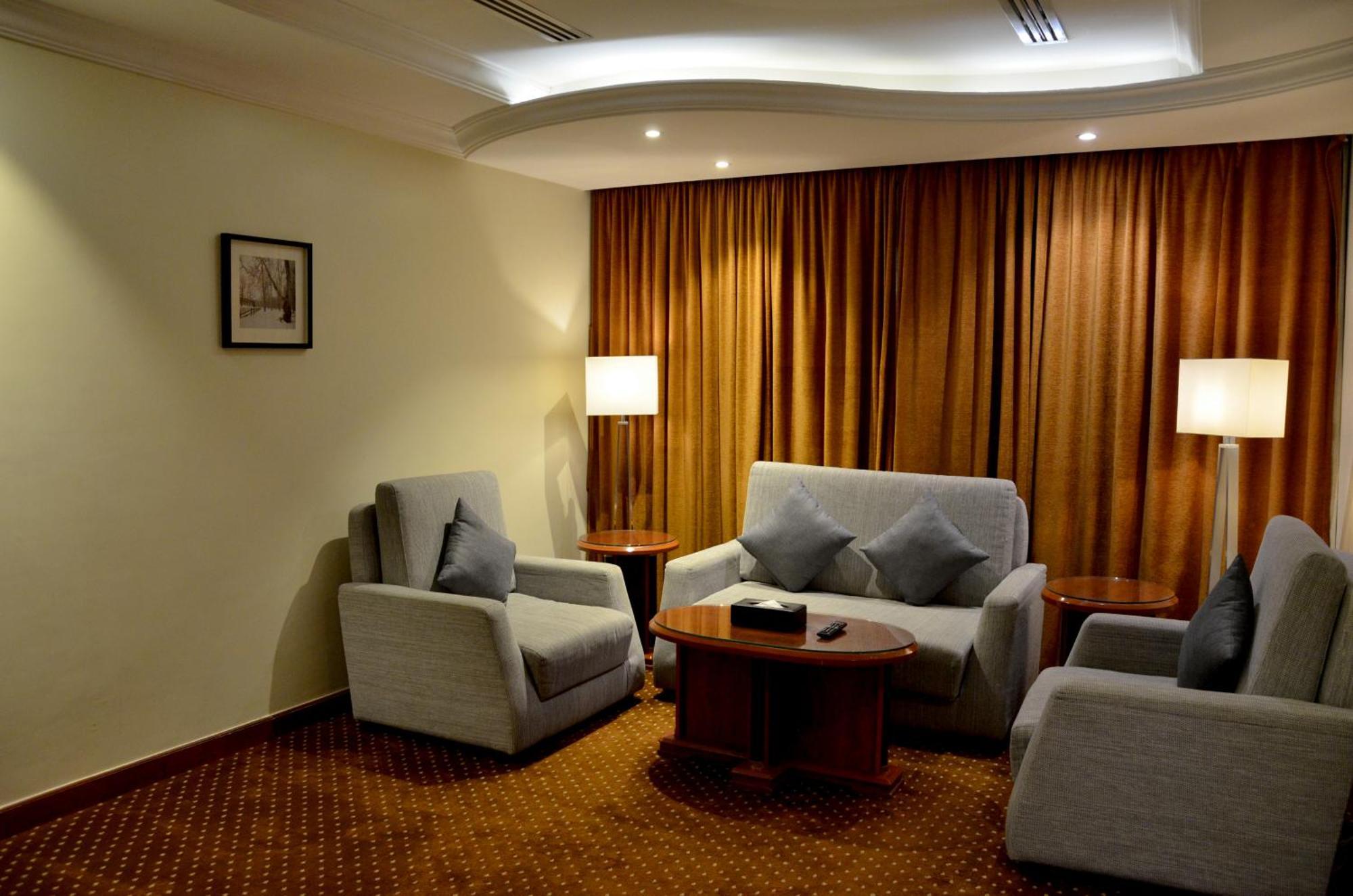 Crown Tower Hotel Al Al Jubail Esterno foto