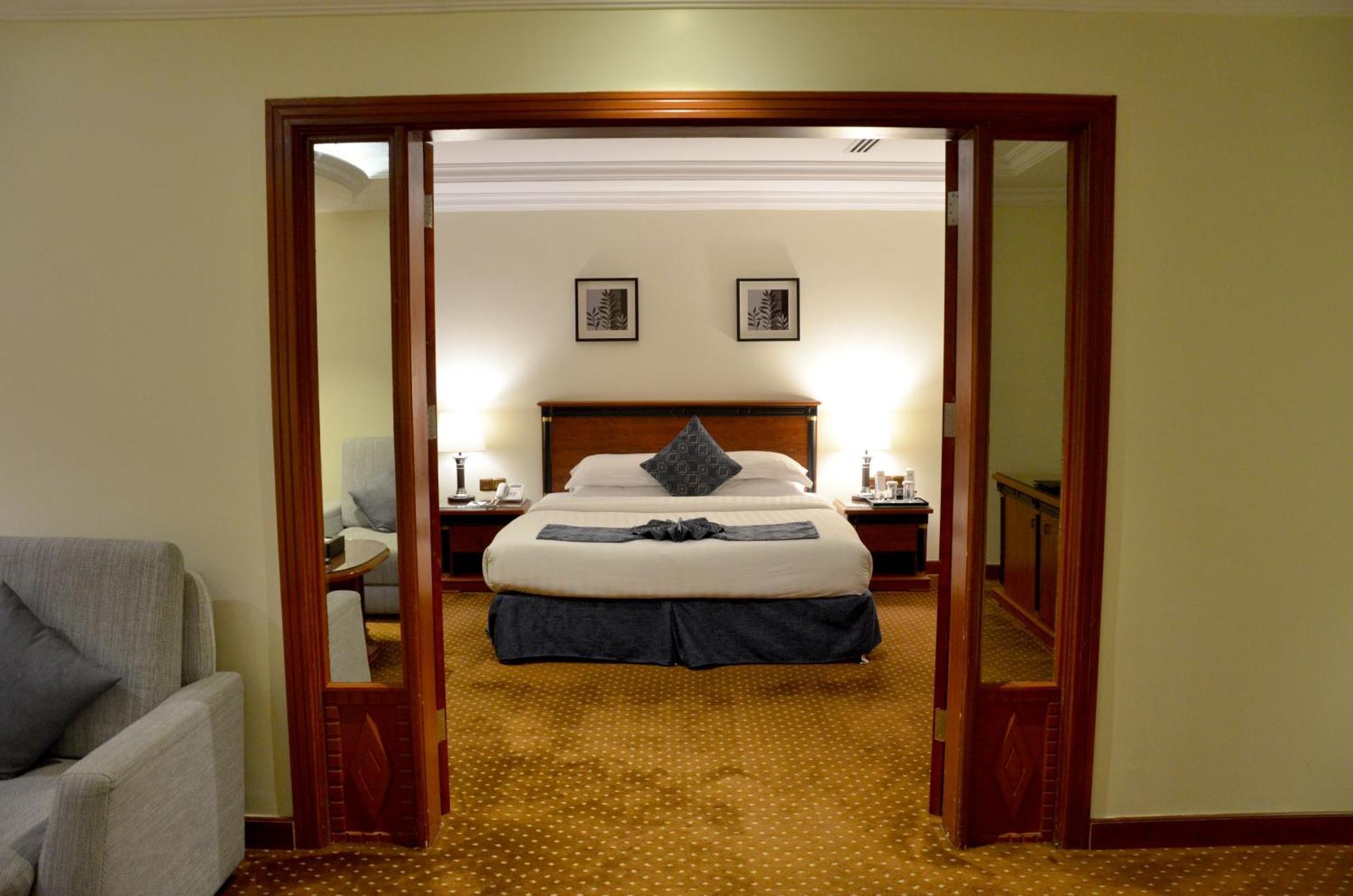 Crown Tower Hotel Al Al Jubail Esterno foto