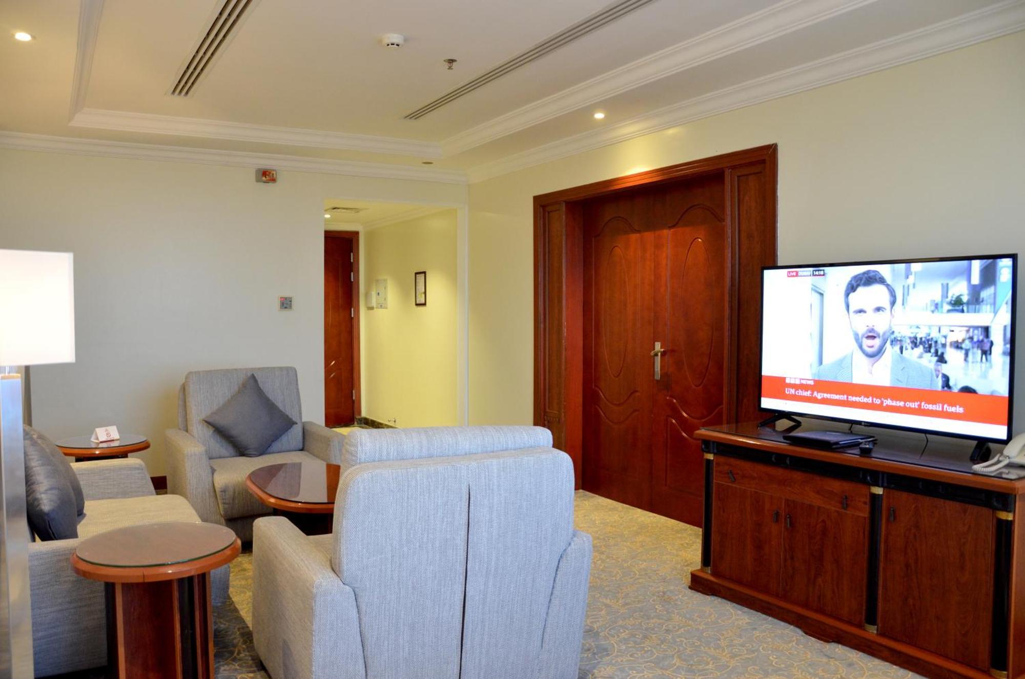 Crown Tower Hotel Al Al Jubail Esterno foto