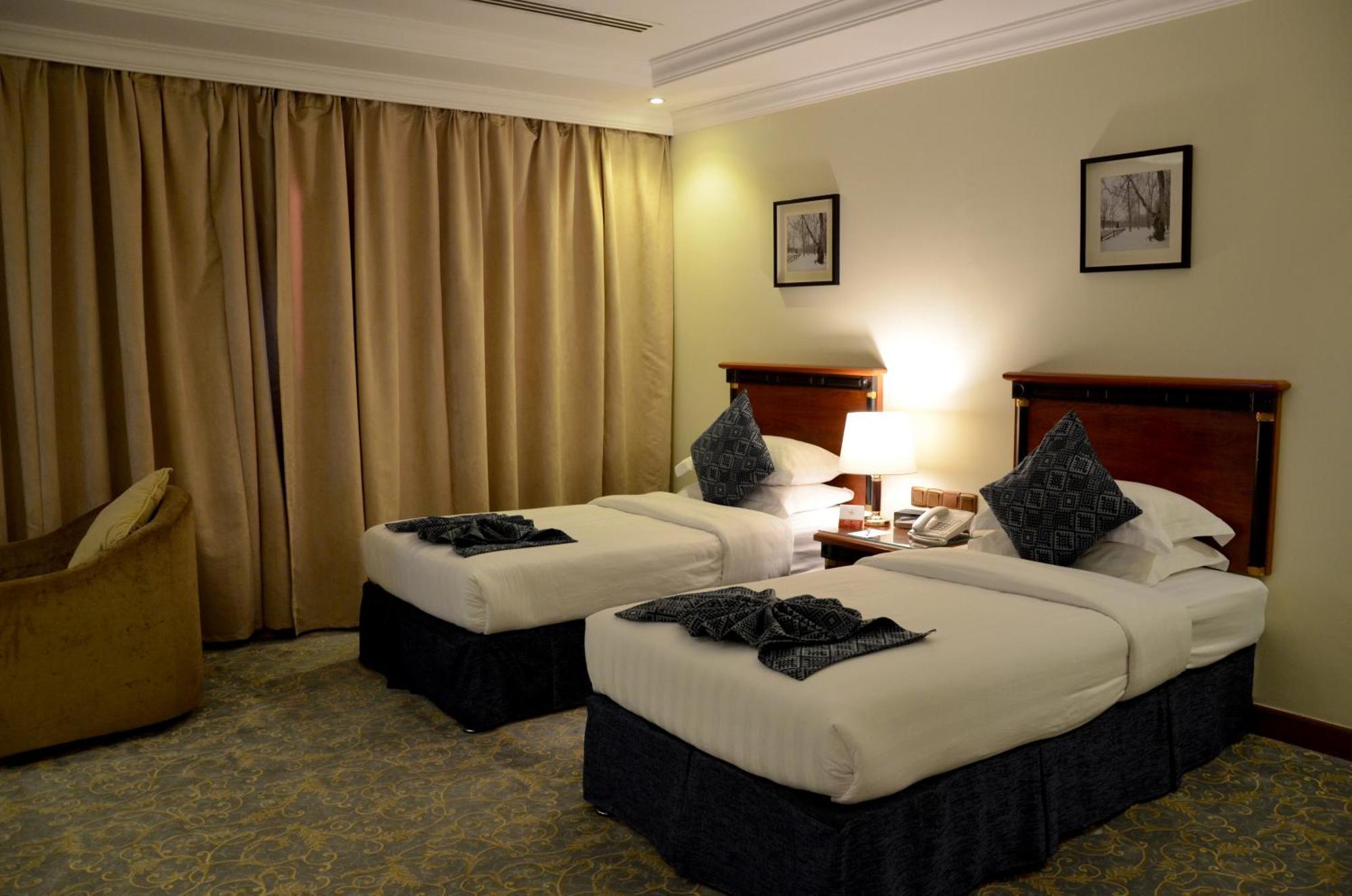 Crown Tower Hotel Al Al Jubail Esterno foto