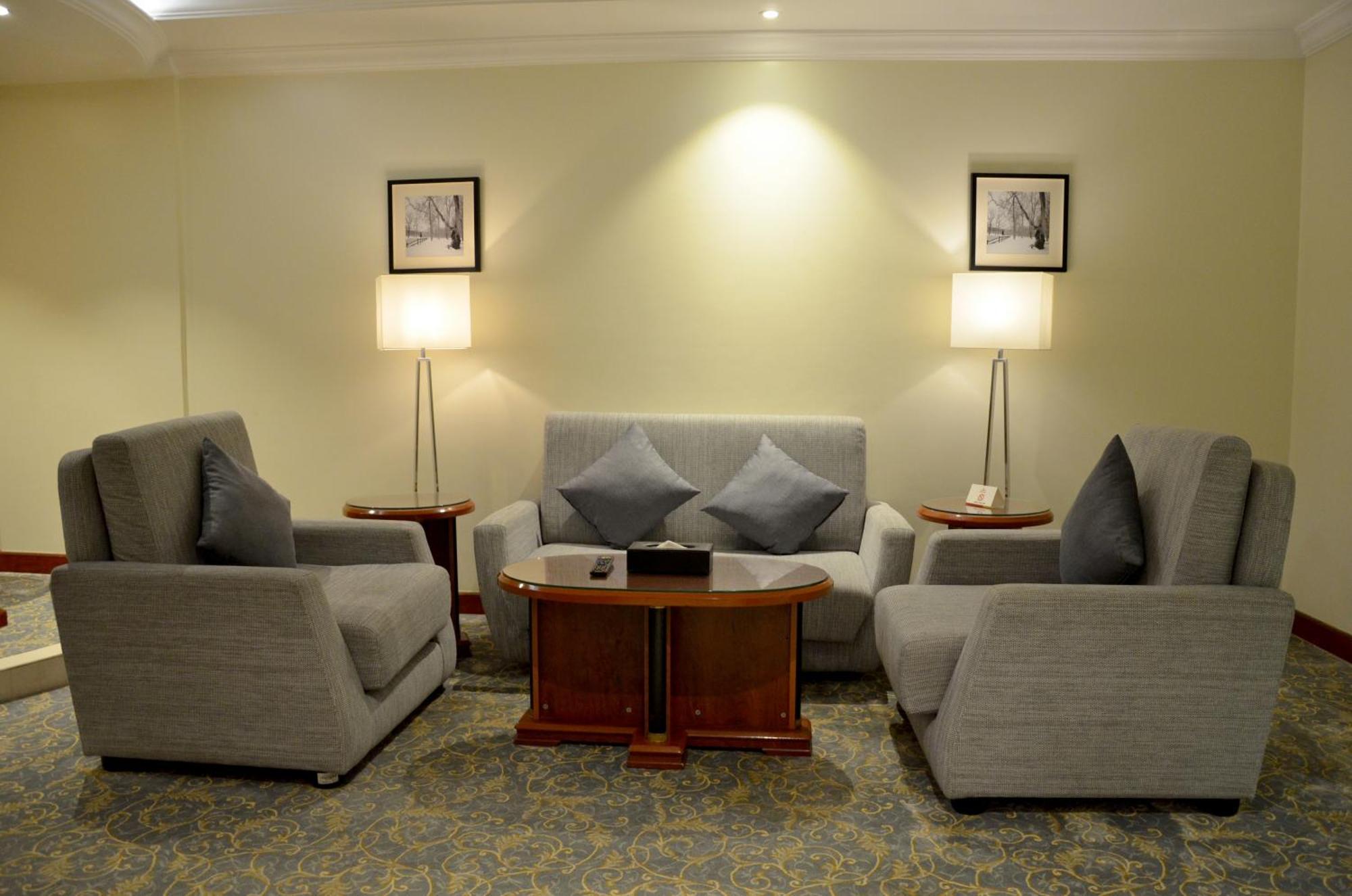 Crown Tower Hotel Al Al Jubail Esterno foto