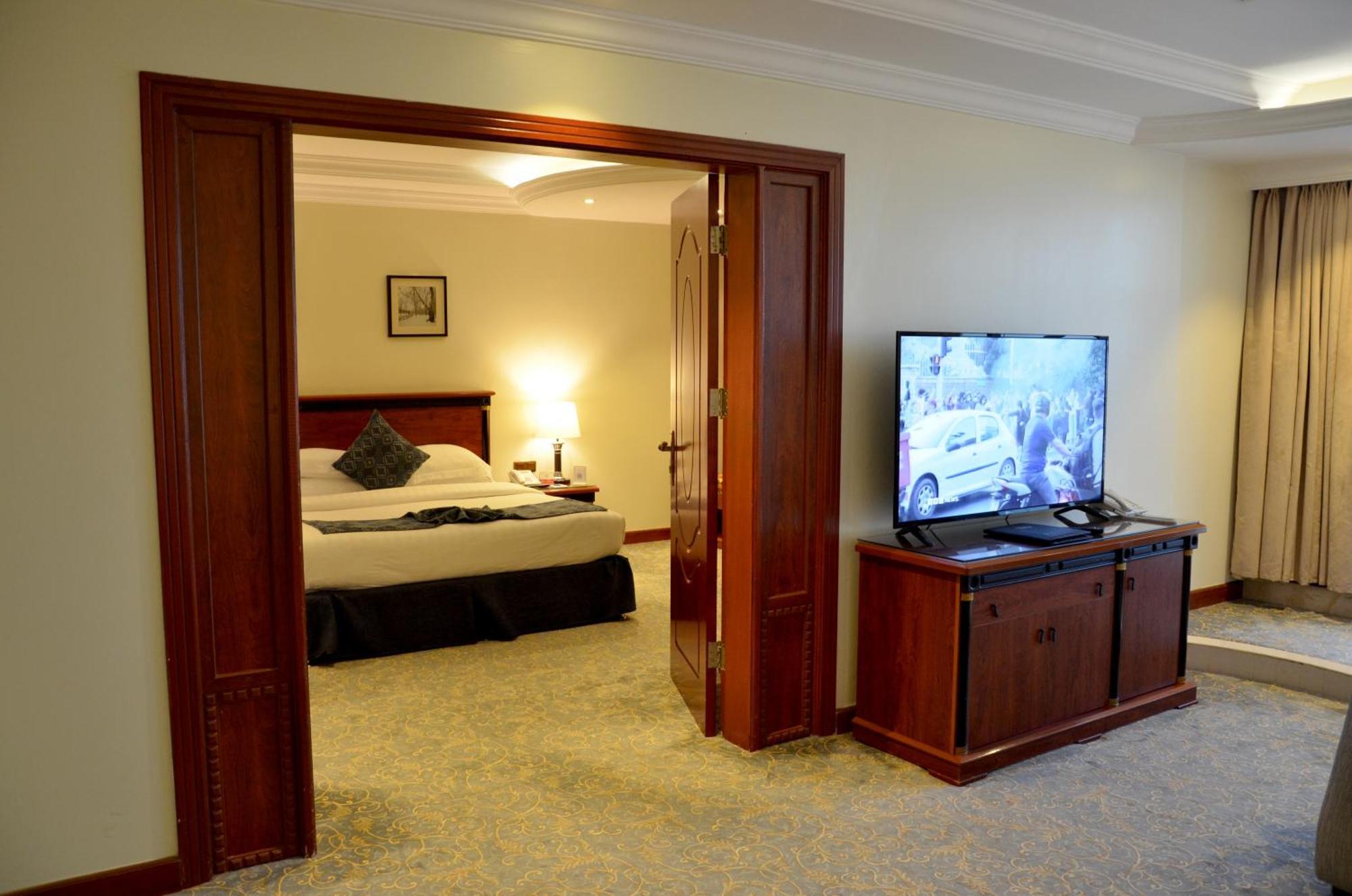 Crown Tower Hotel Al Al Jubail Esterno foto