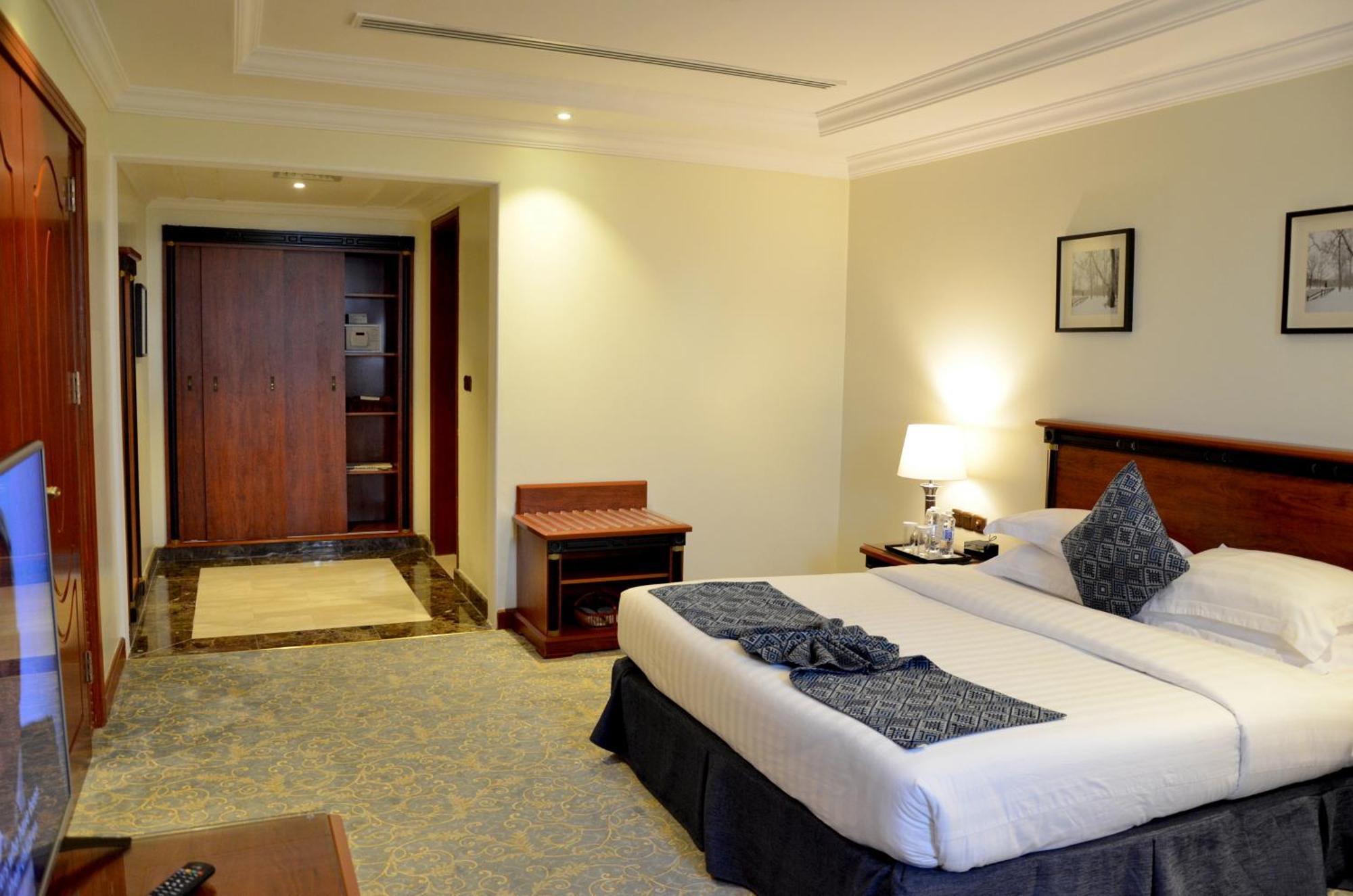 Crown Tower Hotel Al Al Jubail Esterno foto