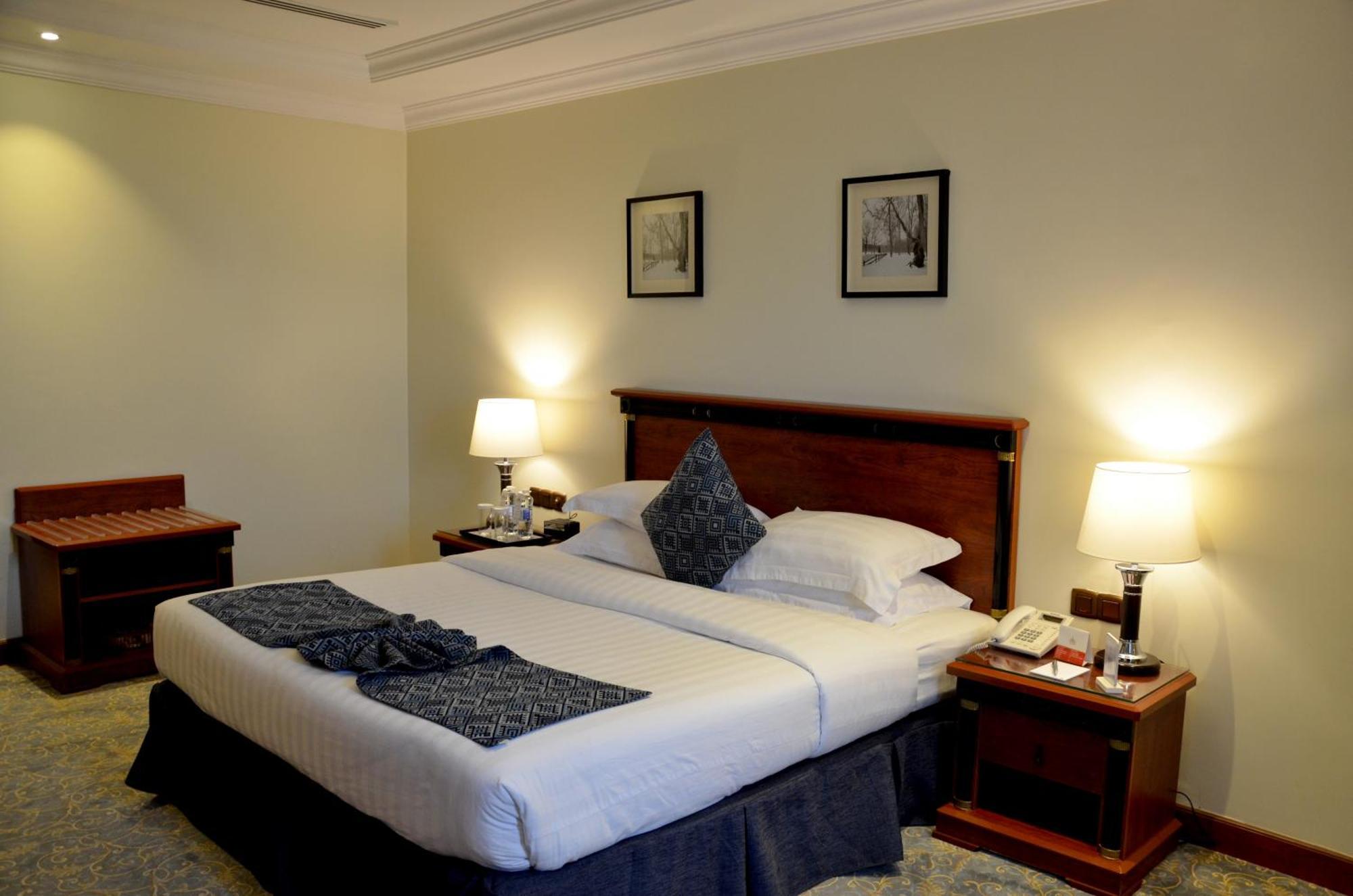 Crown Tower Hotel Al Al Jubail Esterno foto