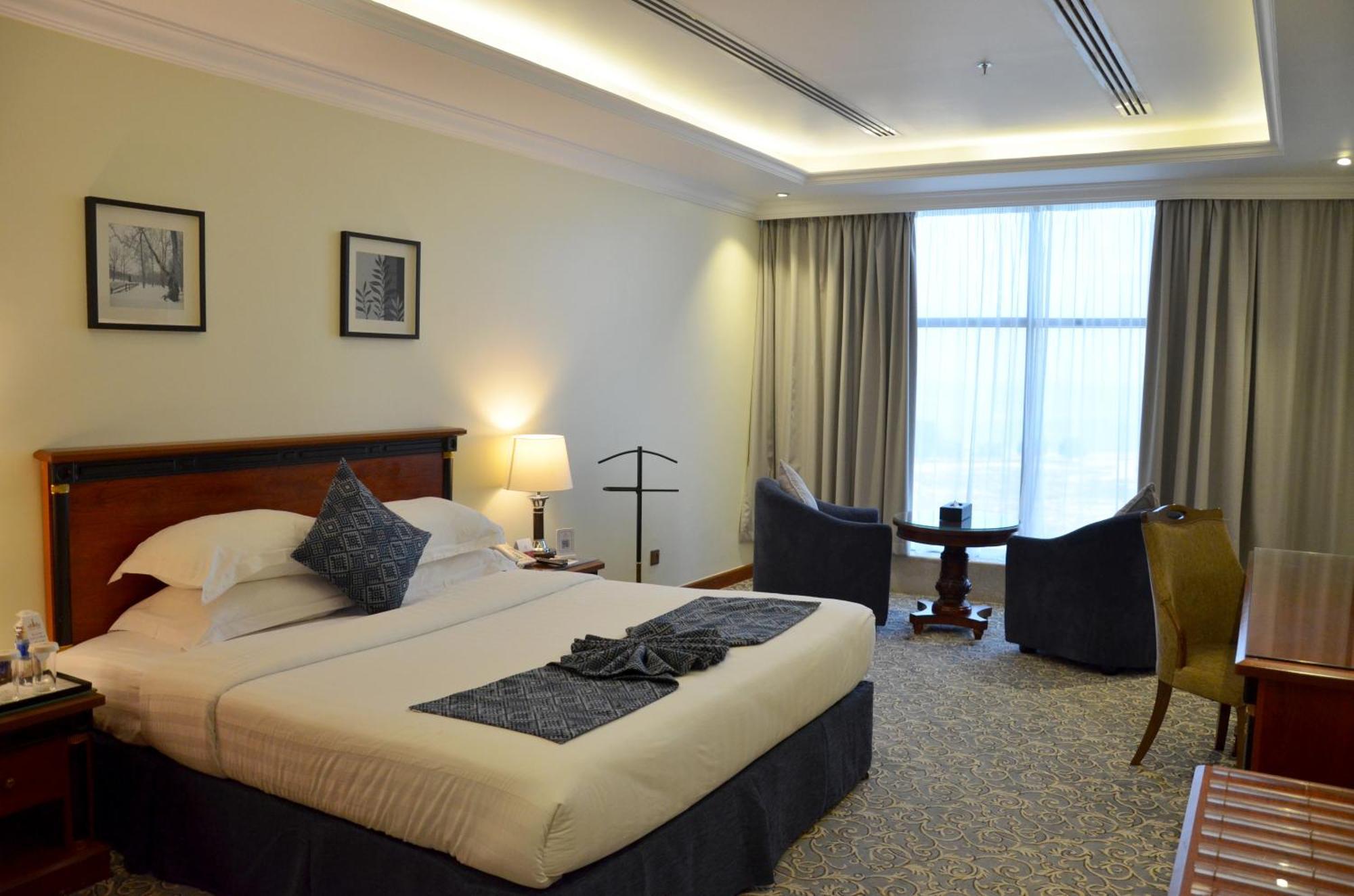 Crown Tower Hotel Al Al Jubail Esterno foto