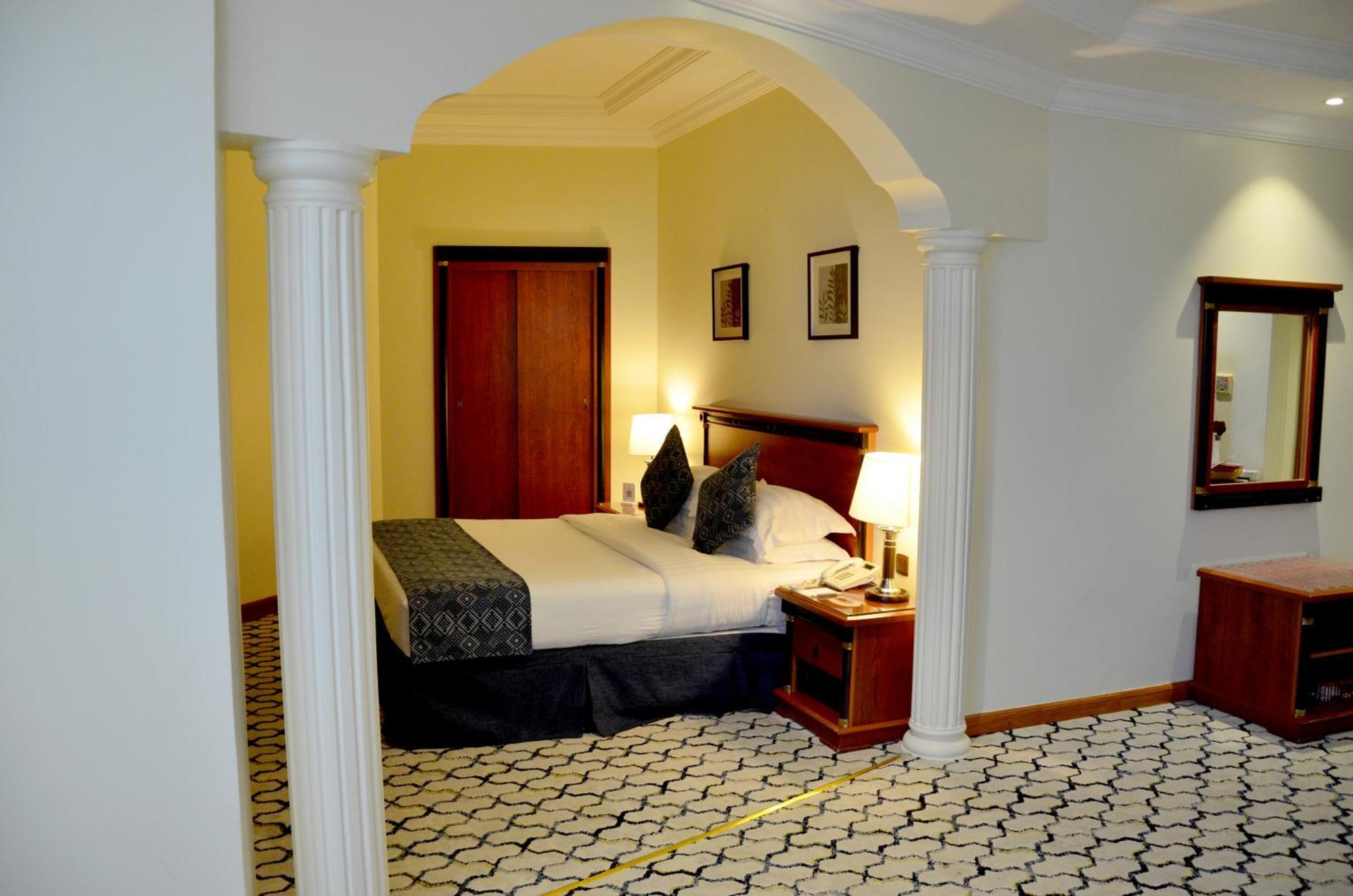 Crown Tower Hotel Al Al Jubail Esterno foto