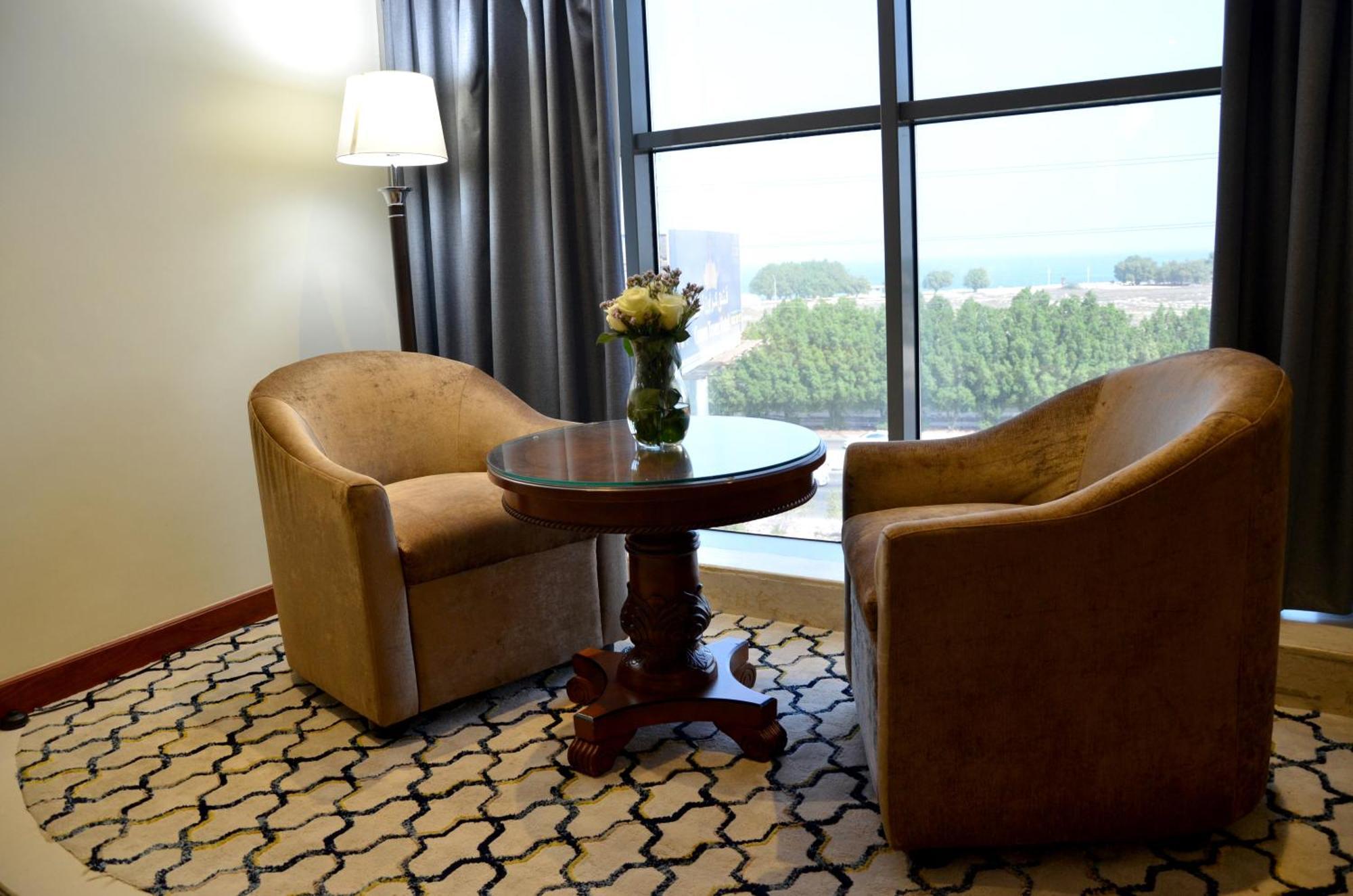 Crown Tower Hotel Al Al Jubail Esterno foto