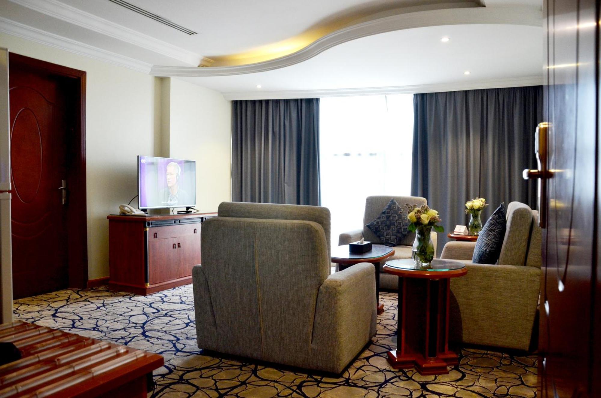 Crown Tower Hotel Al Al Jubail Esterno foto