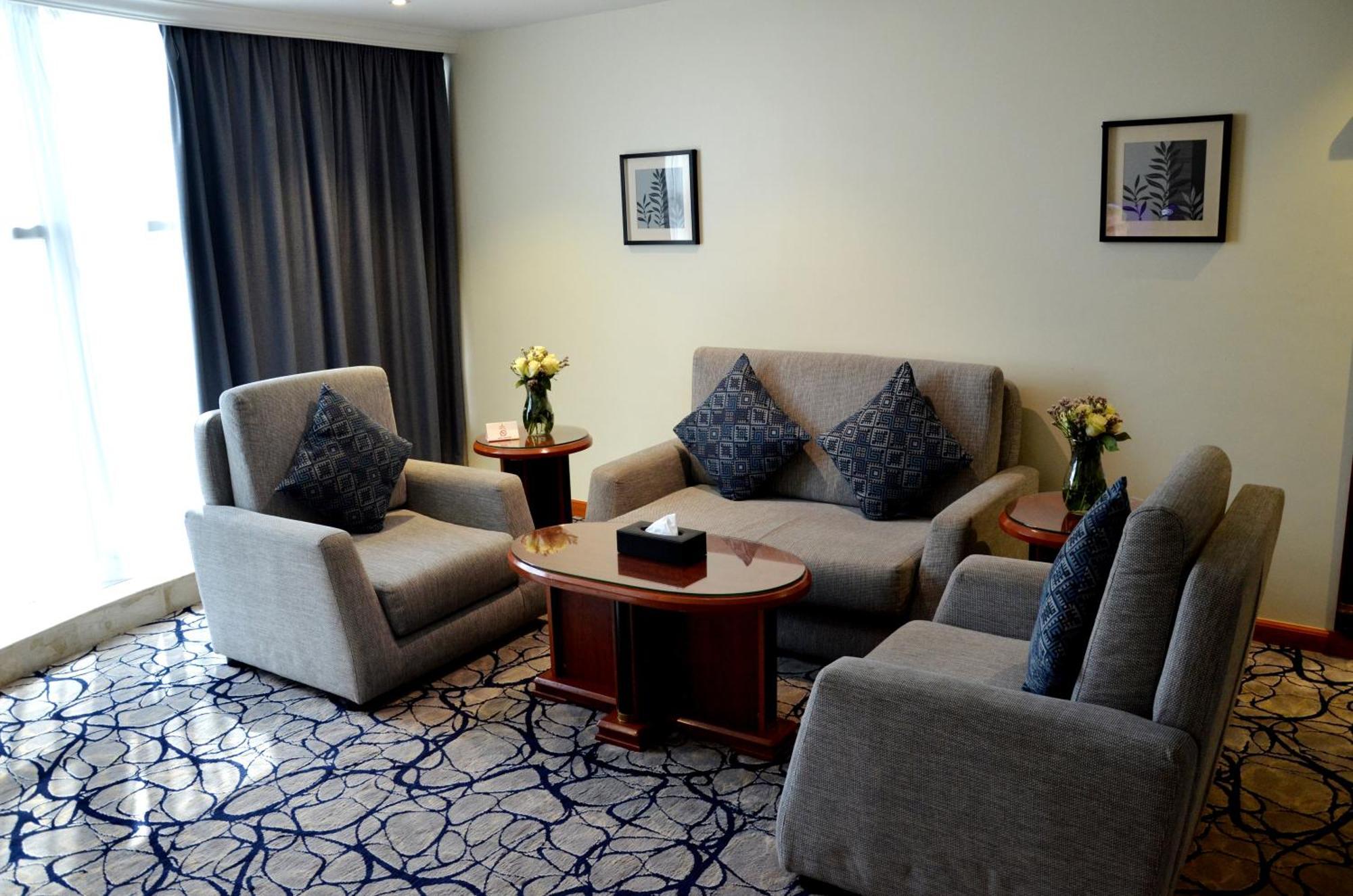 Crown Tower Hotel Al Al Jubail Esterno foto